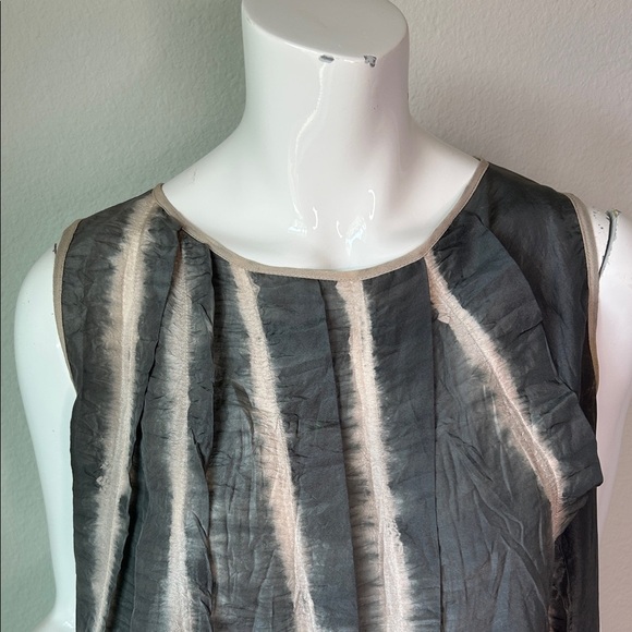 Viviana Uchitel Chic Grey and Cream Women's Sleeveless Blouse - Picture 3 of 8